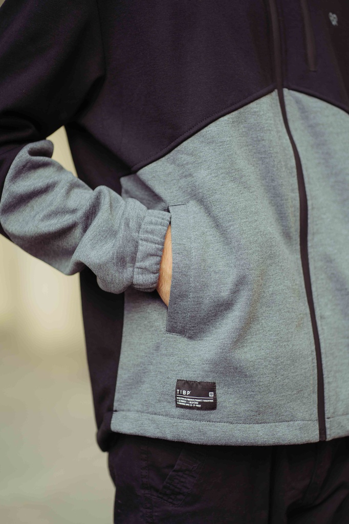 CAMPERA DEPORTIVA - CALINGASTA