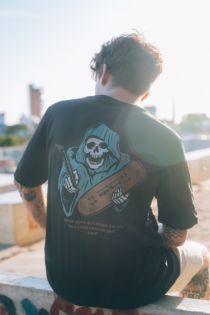 REMERA MANGA CORTA - PLUMA