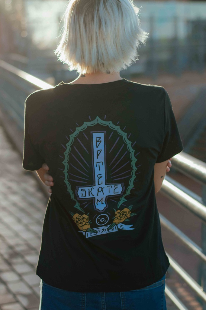 REMERA MUJER - RELIGIÓN