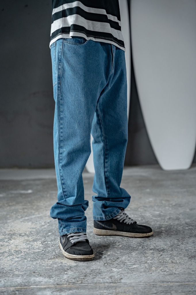 PANTALON DENIM REGULAR - RELAJADO