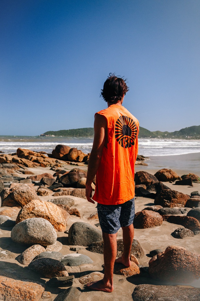 REMERA SIN MANGA RELAXED - LEVANT