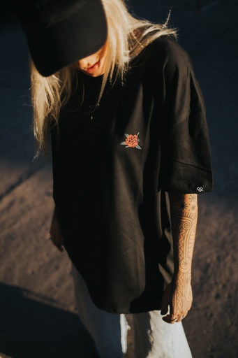 [093215106] REMERA MANGA CORTA OVERSIZE - ROSITA SKT