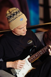 [103215021] REMERA ML RELAXED - PUNTADAS