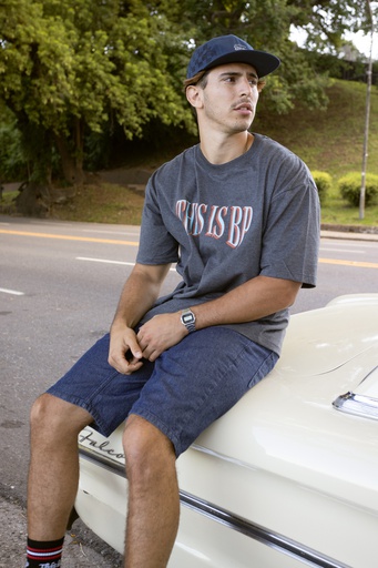 [031215H117] REMERA RELAXED - SERIF
